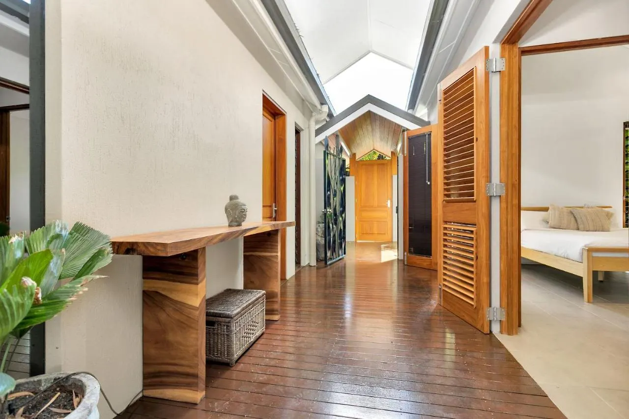 Belle Escapes Luxury Rainforest Villa פאלם קוב